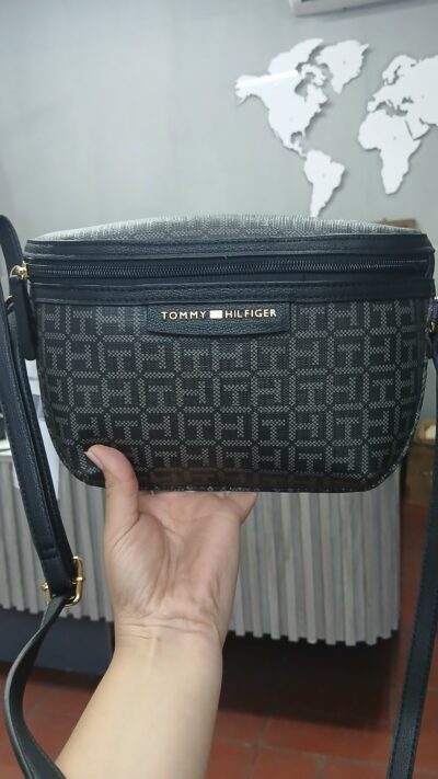 BANDOLERO FRONTAL NEGRO TOMMY HILFIGER - Imagen 2