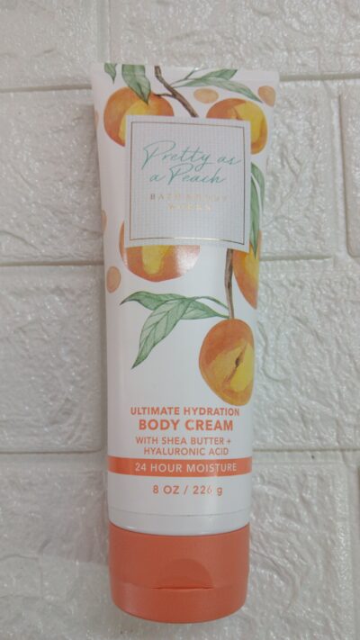 Locion Corporal BATH & BODY PRETTY AS A PEACH. - Imagen 2