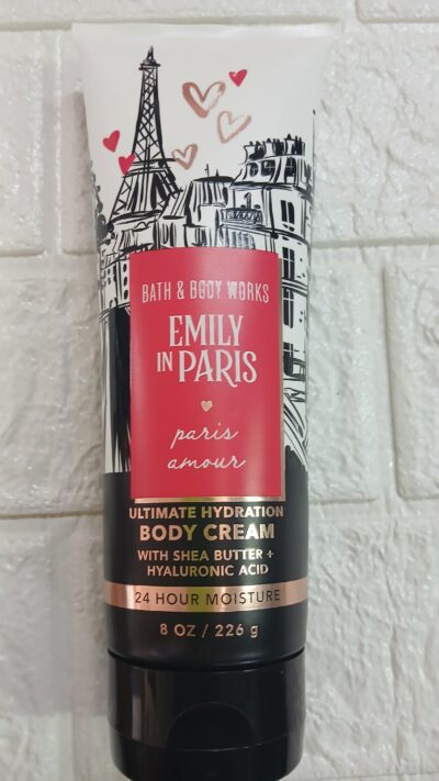 Locion Corporal BATH & BODY EMILY IN PARIS .
AMOUR - Imagen 2